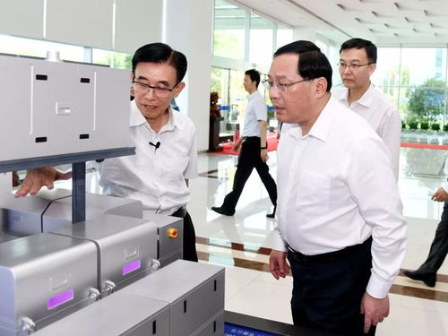 李強調研上海半導體產業，強調集中力量突破核心關鍵技術，強化技術服務支撐